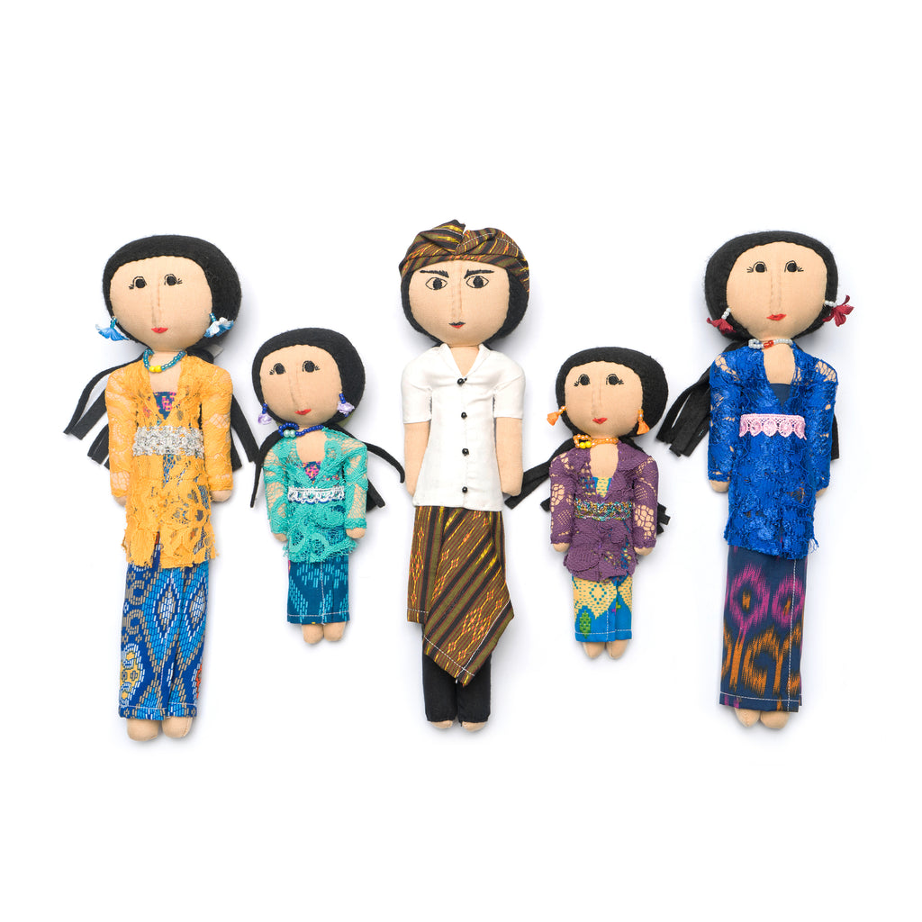 Puppe Ibu Dila, klein