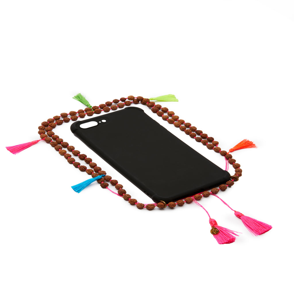 Schwarze Hülle mit Dia Kette